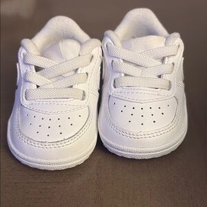 Nike White Baby Walker Sneakers with Leather Upper white Air Force Ones